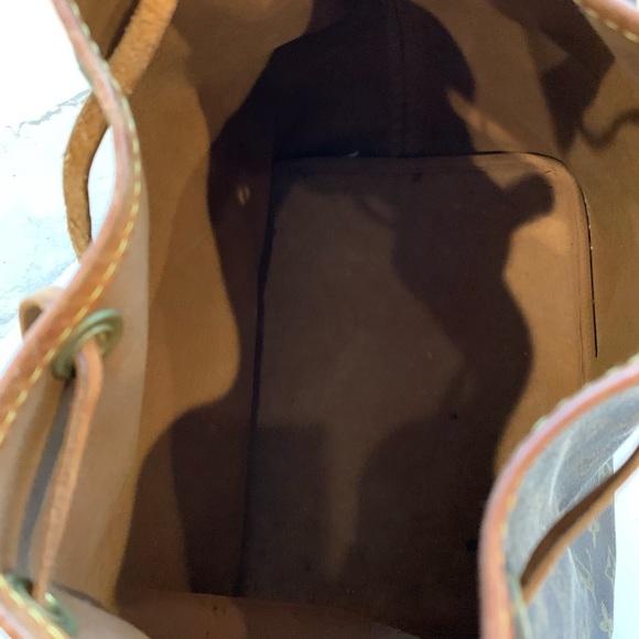 Authentic Louis Vuitton Monogram petit Noe bag. Drawstring, one owner! - Picture 4 of 4